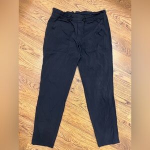 Athleta Trekkie Jogger Pants Size 4 Hiking Travel Lightweight Black Quick Dry